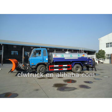 Dongfeng caminhão de água 8000L, caminhão de aspersão de água com pá de neve